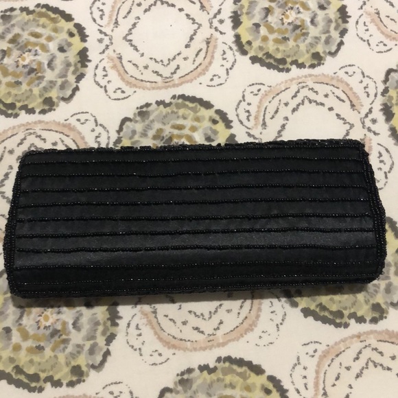 New- Beautiful beaded classic black clutch - Picture 2 of 4